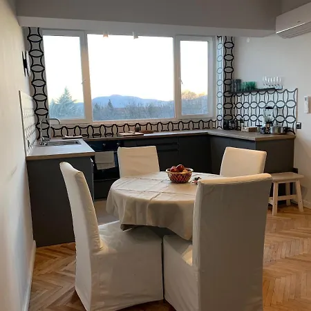 Guest Place 33 Bulgaria アパート *